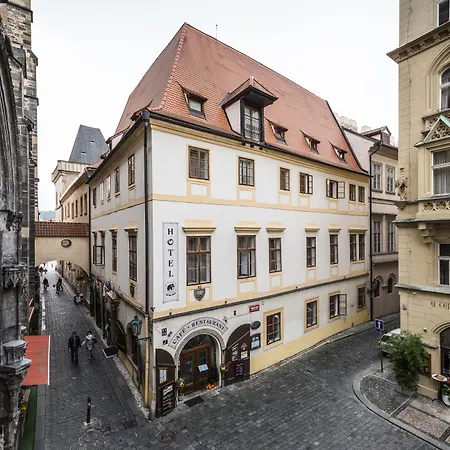 Hotel Cerny Slon-3